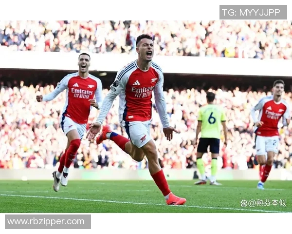 足球瞬间定格在镜头中展现激情与梦想的美丽照片 足球瞬间定格在镜头中展现激情与梦想的美丽照片